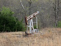 USA - Bellvue OK - Old Oil Pump (17 Apr 2009)